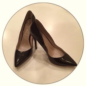 Charles David NWOT grey slvr glittery heels sz 7